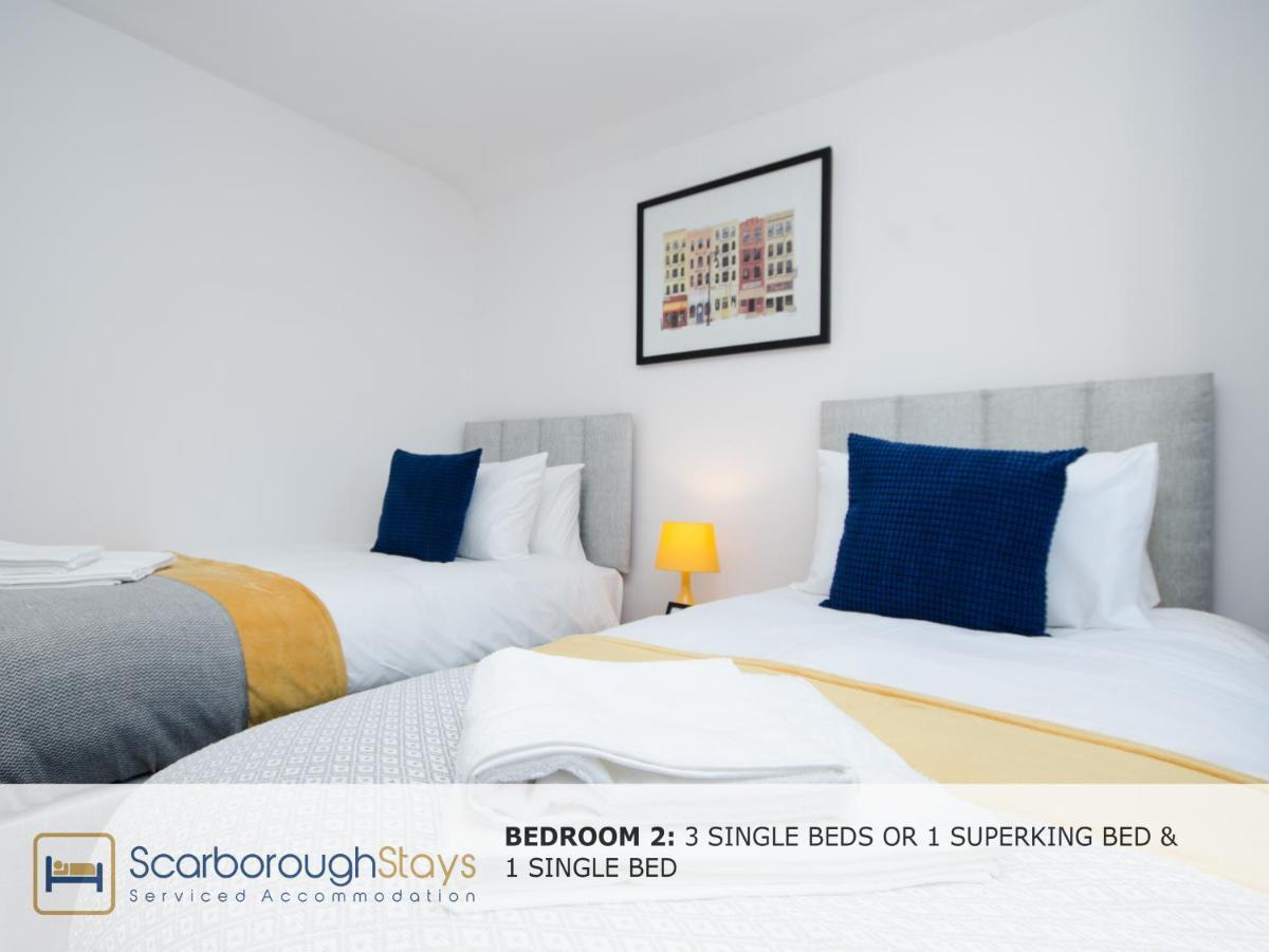 Hibernia Place, 3 Bedroom Townhouse With Patio & Seating Area - Free Parking Scarborough Buitenkant foto