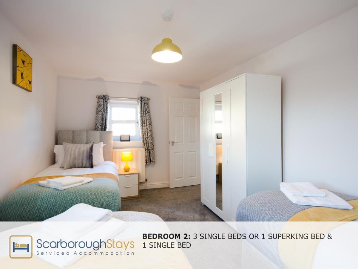 Hibernia Place, 3 Bedroom Townhouse With Patio & Seating Area - Free Parking Scarborough Buitenkant foto