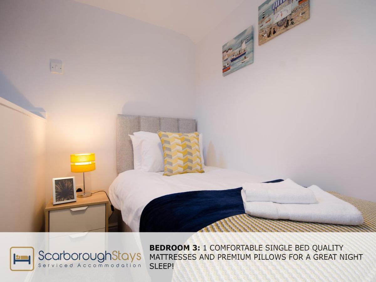 Hibernia Place, 3 Bedroom Townhouse With Patio & Seating Area - Free Parking Scarborough Buitenkant foto