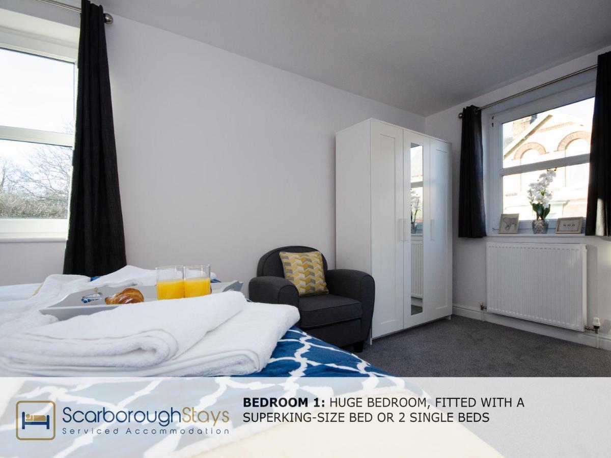 Hibernia Place, 3 Bedroom Townhouse With Patio & Seating Area - Free Parking Scarborough Buitenkant foto
