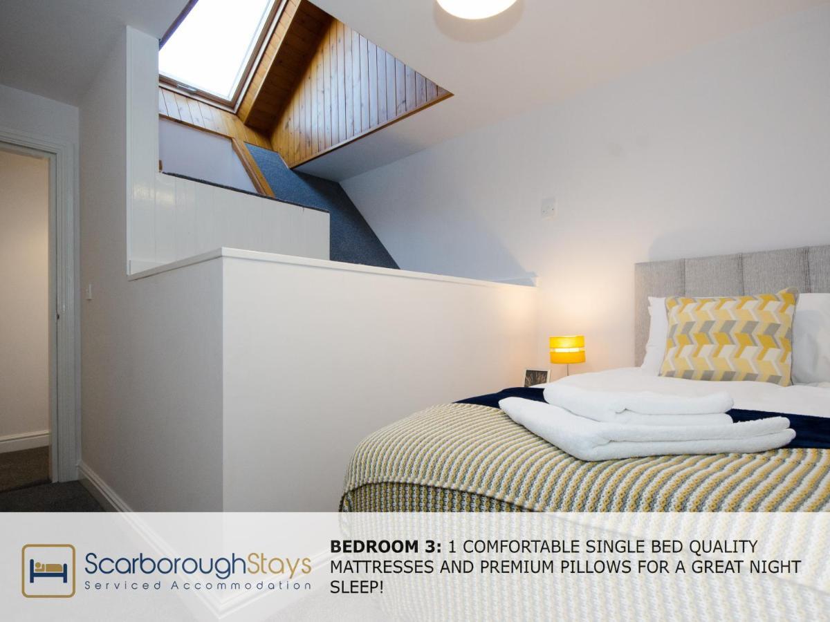 Hibernia Place, 3 Bedroom Townhouse With Patio & Seating Area - Free Parking Scarborough Buitenkant foto