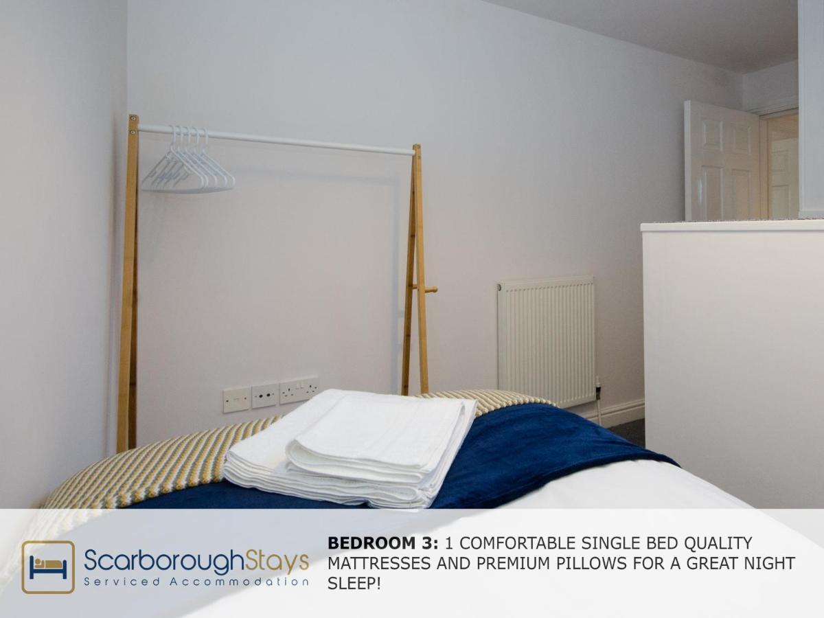 Hibernia Place, 3 Bedroom Townhouse With Patio & Seating Area - Free Parking Scarborough Buitenkant foto