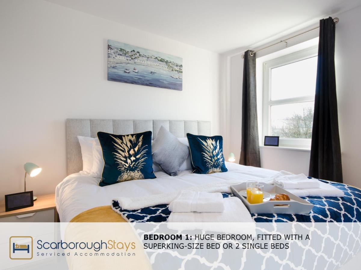 Hibernia Place, 3 Bedroom Townhouse With Patio & Seating Area - Free Parking Scarborough Buitenkant foto