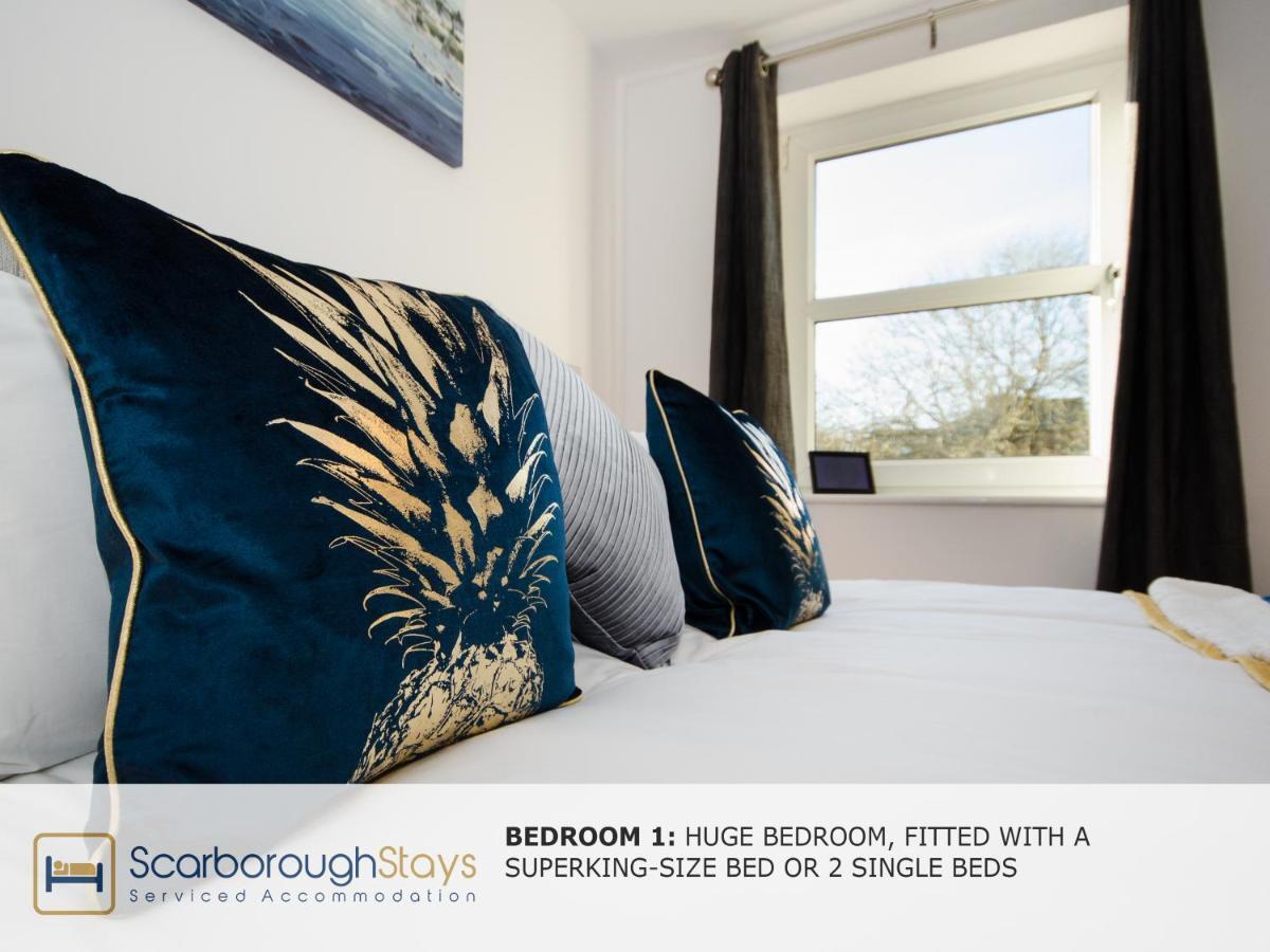 Hibernia Place, 3 Bedroom Townhouse With Patio & Seating Area - Free Parking Scarborough Buitenkant foto